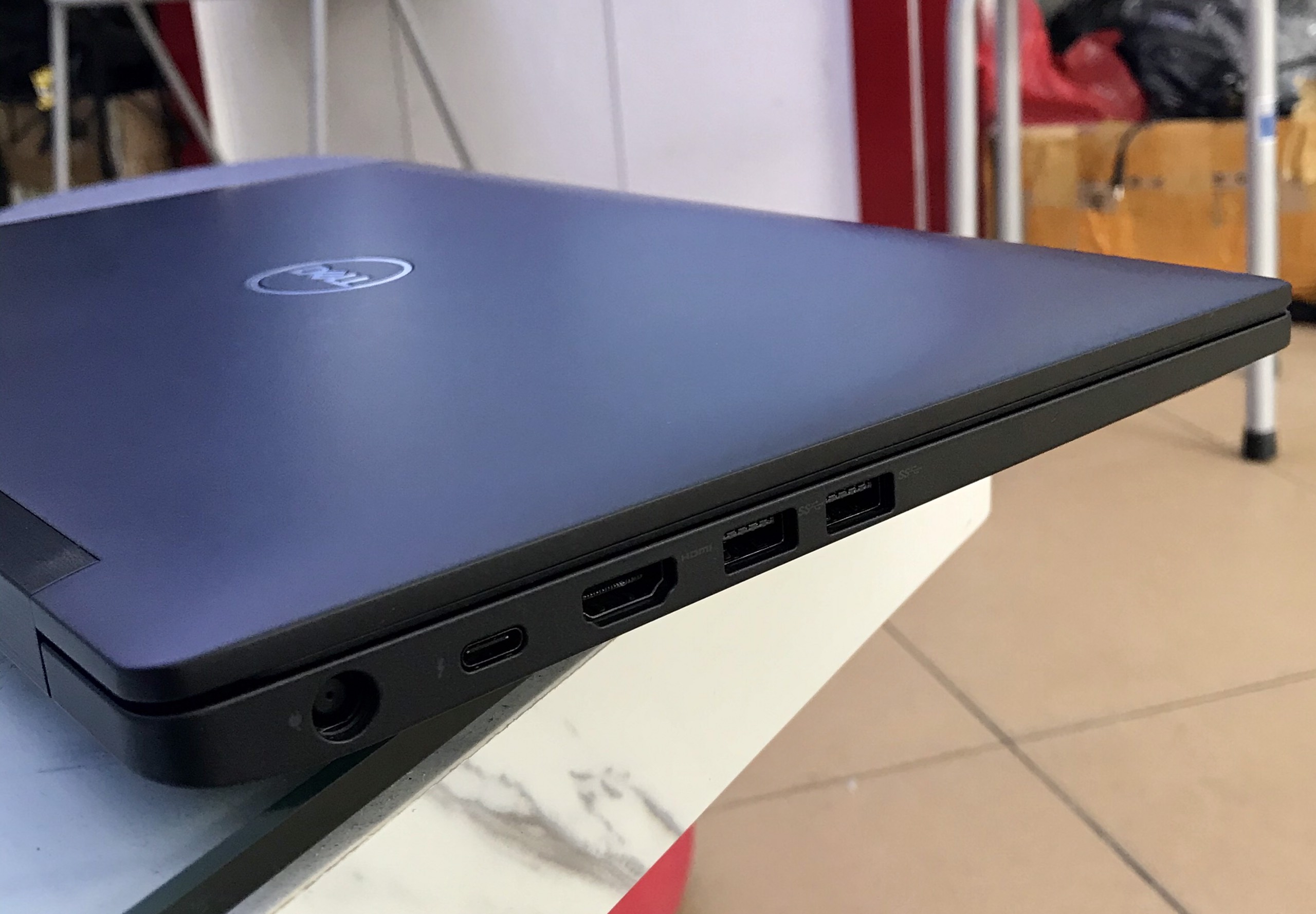 DELL Latitude 7490 Ultrabook doanh nh&acirc;n